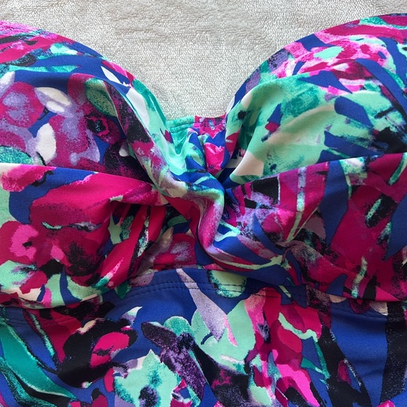 Catalina Pink Blue Purple Floral Twist One-Piece Swimsuit Size S - Picture 8 of 14